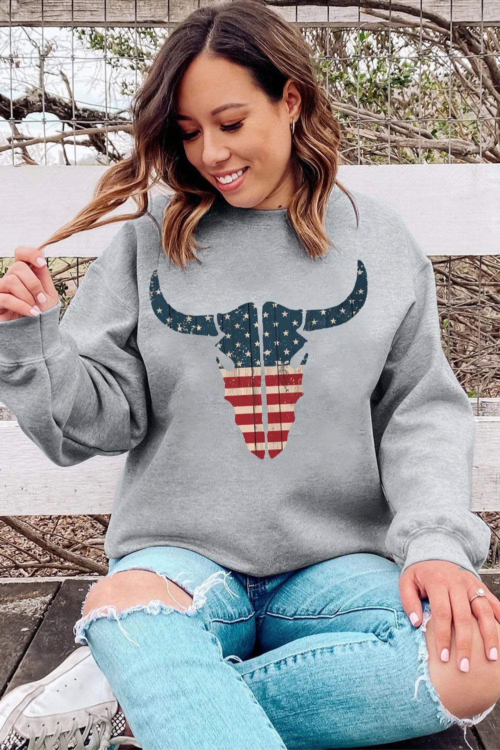 Gray American Flag Steer Head Print Crewneck Pullover Sweatshirt